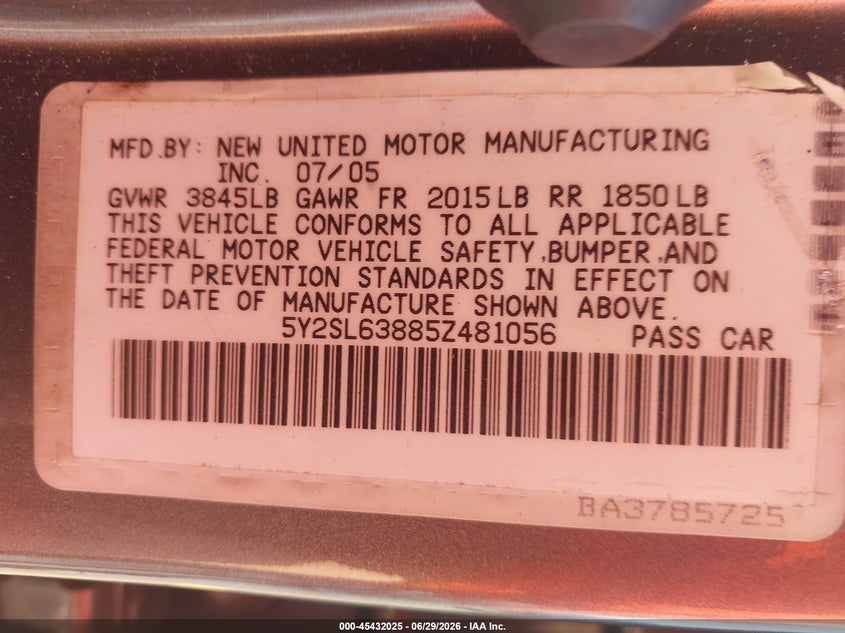 2005 Pontiac Vibe VIN 5Y2SL63885Z481056 IAAI salvage auction — REAR END, Clear (Massachusetts), sold $400 on 2026-07-10 (photo 9)