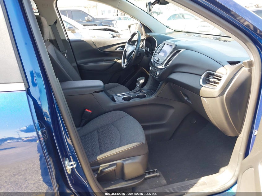 2022 Chevrolet Equinox VIN 3GNAXKEV3NL249443 IAAI salvage auction — FRONT & REAR, Salvage (California), sold $6,100 on 2026-08-03 (photo 5)