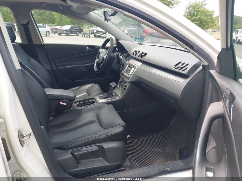 2007 Volkswagen Passat VIN WVWLK93C07E007495 IAAI salvage auction — LEFT SIDE, Clear (New Jersey), sold $425 on 2026-07-17 (photo 5)