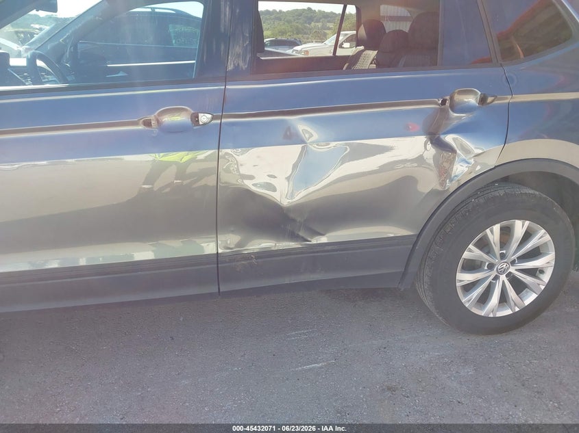 2020 Volkswagen Tiguan VIN 3VV0B7AX0LM158968 IAAI salvage auction — SIDE, Salvage (Missouri), sold $4,100 on 2026-07-10 (photo 6)
