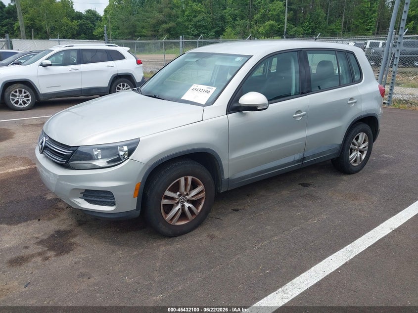 2013 Volkswagen Tiguan VIN WVGBV3AX5DW581839 IAAI salvage auction — NORMAL WEAR, Clear (Mississippi), sold $575 on 2026-07-30 (photo 2)