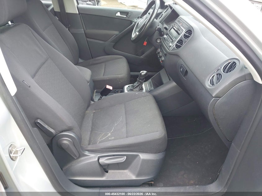 2013 Volkswagen Tiguan VIN WVGBV3AX5DW581839 IAAI salvage auction — NORMAL WEAR, Clear (Mississippi), sold $575 on 2026-07-30 (photo 5)
