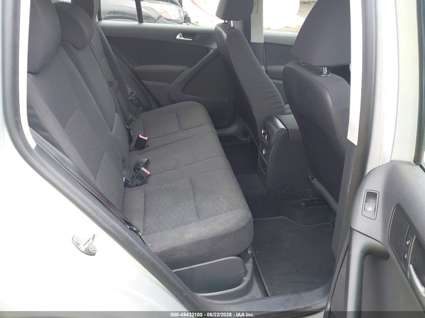2013 Volkswagen Tiguan VIN WVGBV3AX5DW581839 IAAI salvage auction — NORMAL WEAR, Clear (Mississippi), sold $575 on 2026-07-30 (photo 8)