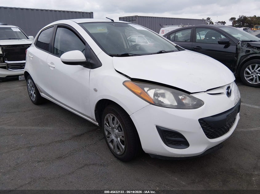 2014 Mazda 2 VIN JM1DE1KZ3E0178853 IAAI salvage auction — LEFT FRONT, Salvage (California), sold $800 on 2026-07-23 (photo 1)