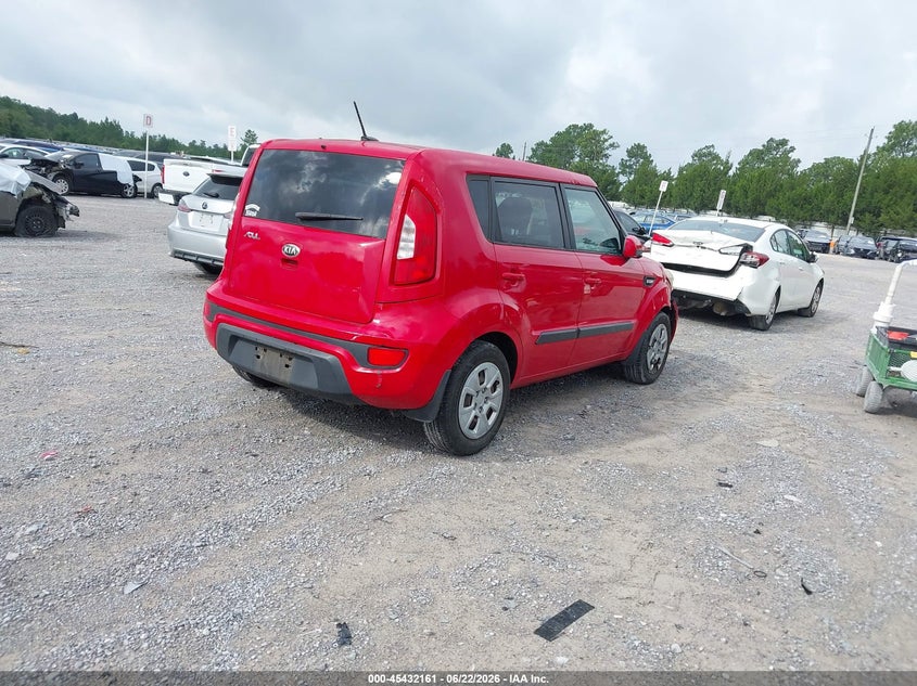 2013 Kia Soul VIN KNDJT2A56D7624562 IAAI salvage auction — RIGHT FRONT, Rebuildable (Florida), sold $325 on 2026-07-09 (photo 4)