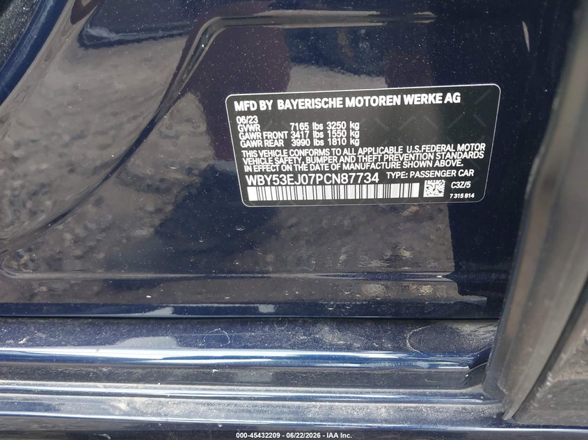 2023 BMW I7 VIN WBY53EJ07PCN87734 IAAI salvage auction — WATER/FLOOD, Salvage Title, sold $29,050 on 2026-08-24 (photo 9)