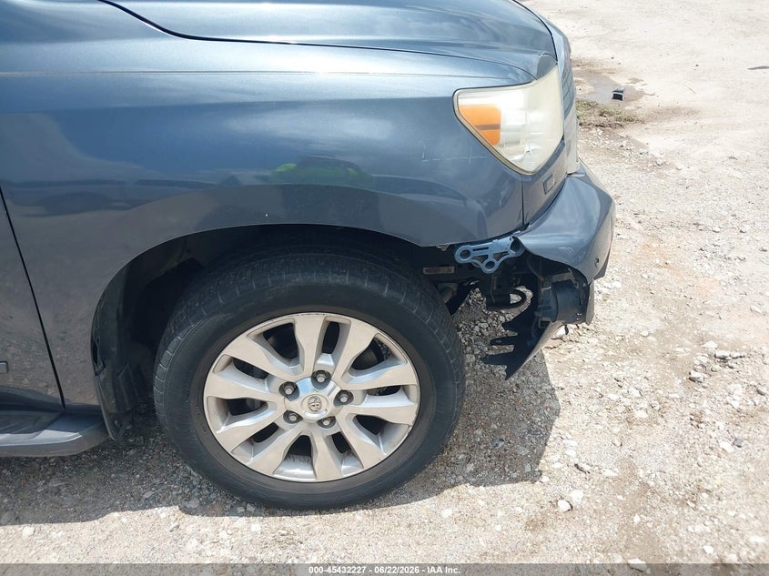 2008 Toyota Sequoia VIN 5TDBY67A78S021391 IAAI salvage auction — RIGHT FRONT, Original (Texas), sold $2,500 on 2026-07-09 (photo 6)