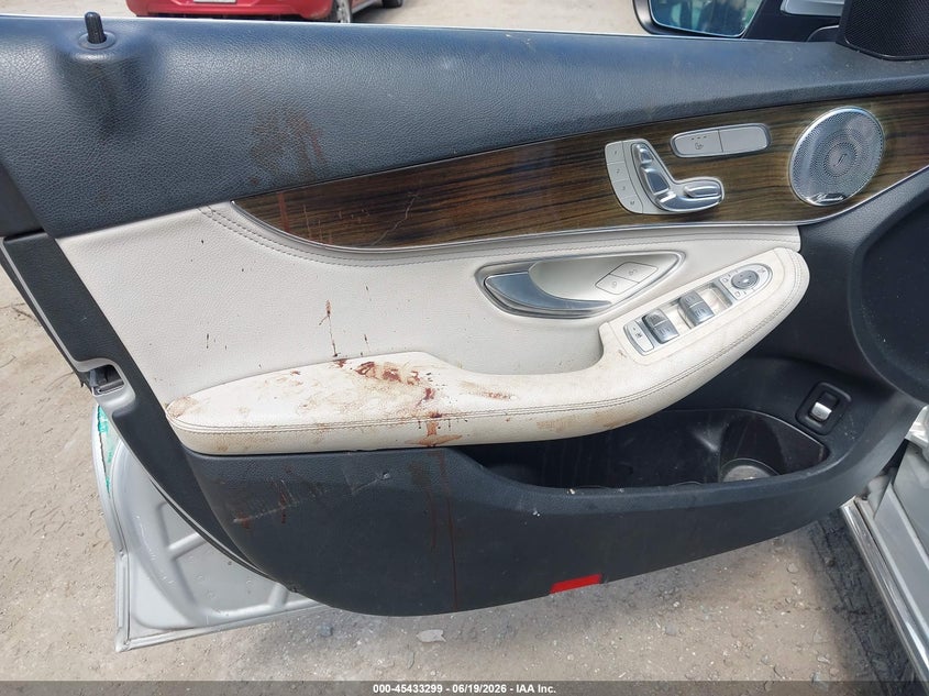 2015 Mercedes-benz C-klasse VIN 55SWF4JBXFU046878 IAAI salvage auction — BIOHAZARD/CHEMICAL, Salvage Title, sold $1,400 on 2026-07-23 (photo 6)
