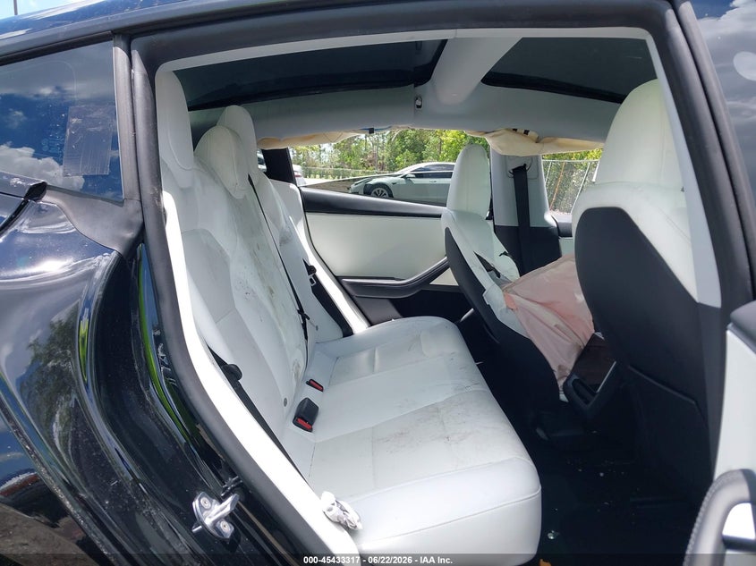 2024 Tesla Model 3 VIN 5YJ3E1EA4RF863890 IAAI salvage auction — REAR END, Salvage Title, sold $11,900 on 2026-08-02 (photo 8)