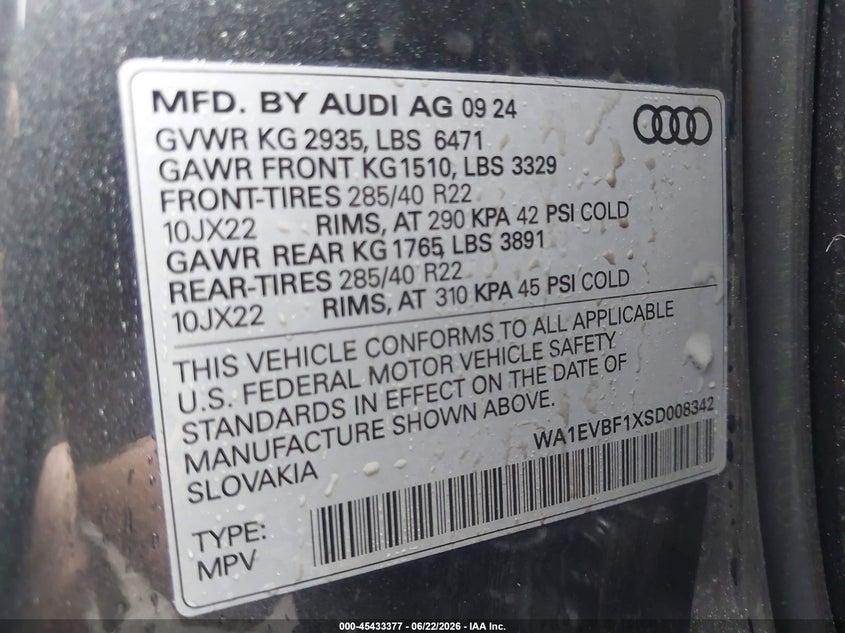 2025 Audi Q8 VIN WA1EVBF1XSD008342 IAAI salvage auction — ROOF, Salvage Title, sold $38,000 on 2026-08-25 (photo 9)