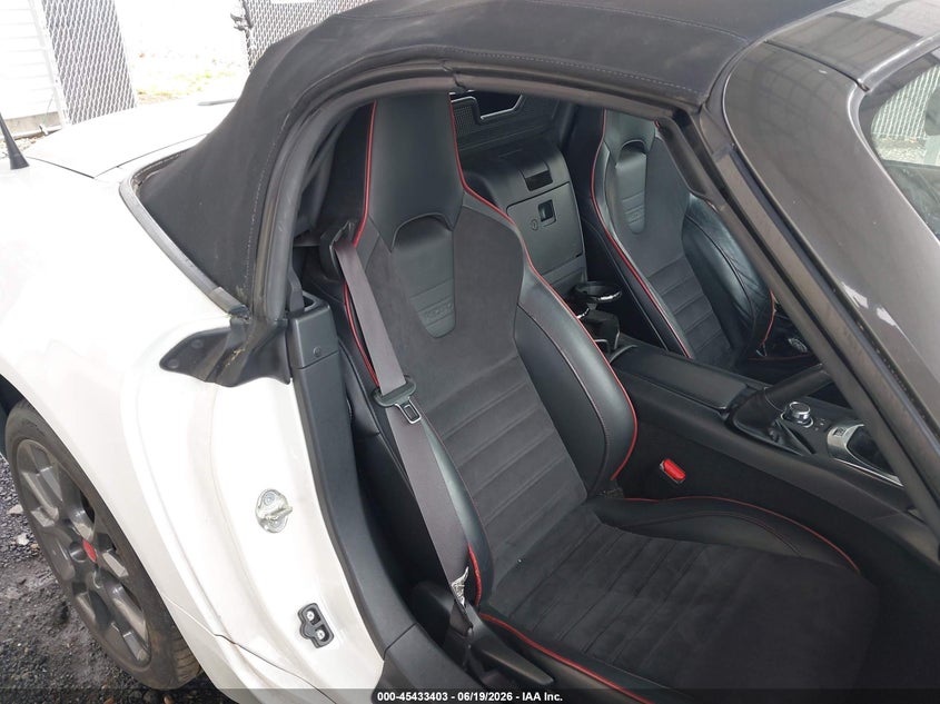 2017 Fiat 124 spider VIN JC1NFAEK8H0114583 IAAI salvage auction — REAR END, Salvage Title, sold $8,800 on 2026-10-14 (photo 7)