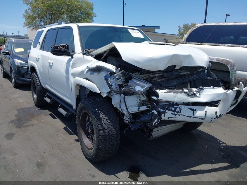 2018 Toyota 4runner VIN JTEBU5JR5J5524266 IAAI salvage auction — FRONT & REAR, Salvage Title, sold $6,550 on 2026-07-17 (photo 1)