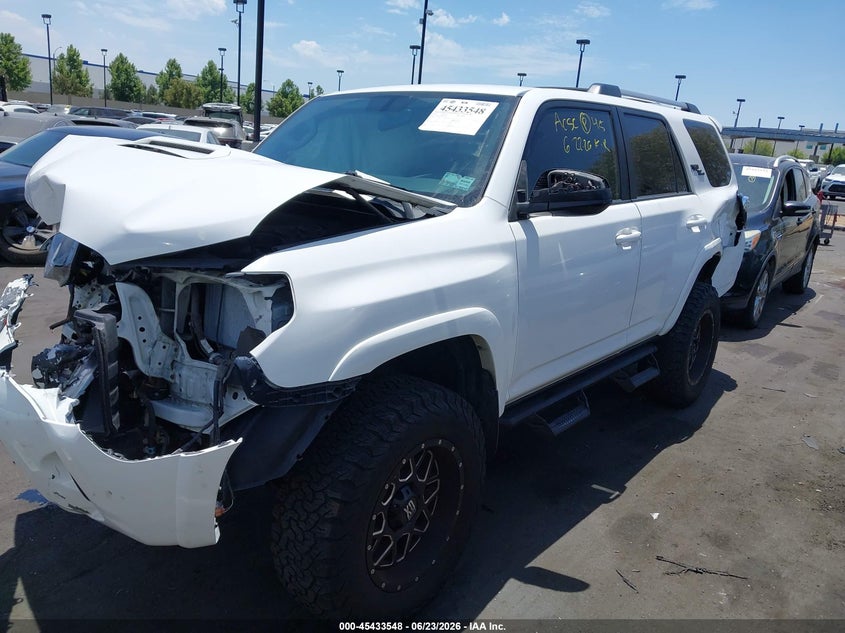 2018 Toyota 4runner VIN JTEBU5JR5J5524266 IAAI salvage auction — FRONT & REAR, Salvage Title, sold $6,550 on 2026-07-17 (photo 2)