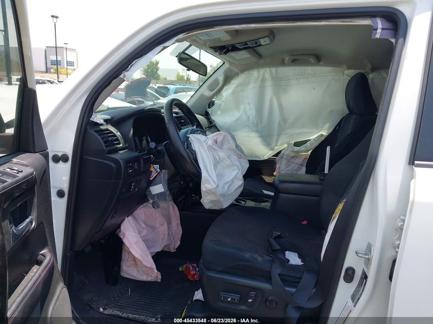 2018 Toyota 4runner VIN JTEBU5JR5J5524266 IAAI salvage auction — FRONT & REAR, Salvage Title, sold $6,550 on 2026-07-17 (photo 5)