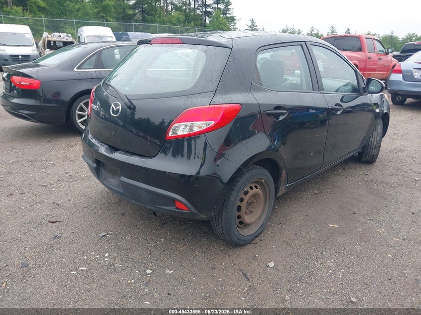 2011 Mazda 2 VIN JM1DE1HZ4B0111892 IAAI salvage auction — FRONT & REAR, Clear (Massachusetts), sold $400 on 2026-07-31 (photo 4)