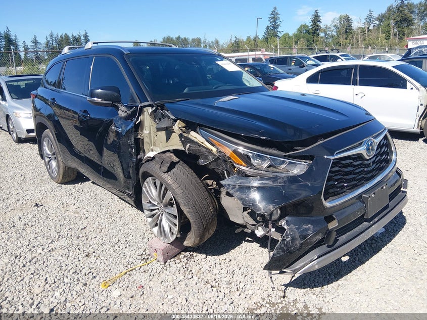 2021 Toyota Highlander VIN 5TDEBRCH5MS028496 IAAI salvage auction — RIGHT FRONT, Salvage Title, sold $16,800 on 2026-07-22 (photo 1)