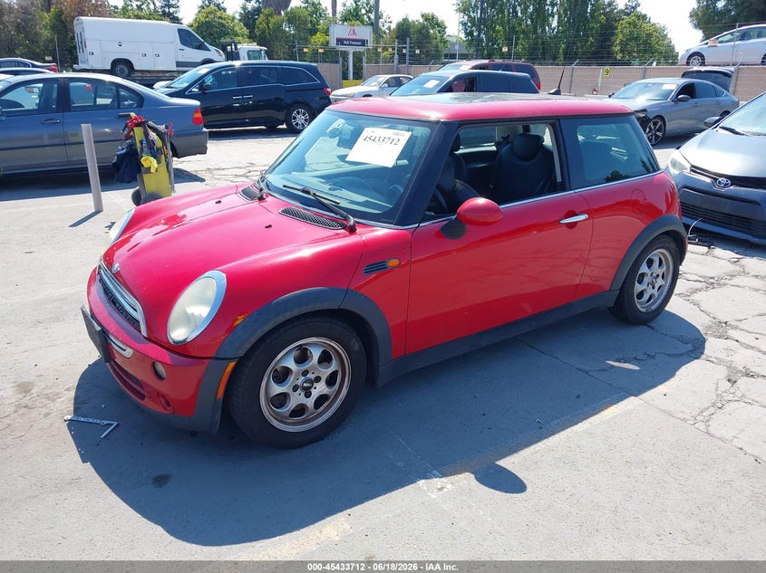 2005 Mini Cooper VIN WMWRC33455TJ68122 IAAI salvage auction — NORMAL WEAR, Clear - Dealer Only (California), sold $200 on 2026-08-03 (photo 2)