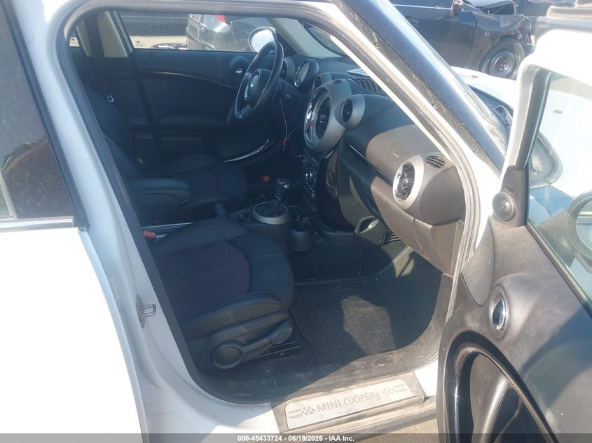 2011 Mini Cooper VIN WMWZC3C55BWL79856 IAAI salvage auction — NORMAL WEAR, Clear (Utah), sold $350 on 2026-07-09 (photo 5)