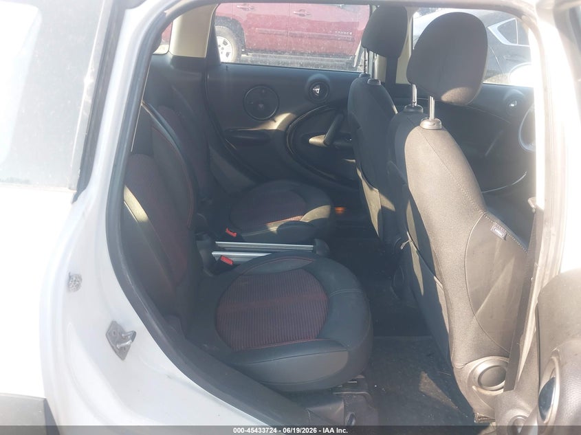 2011 Mini Cooper VIN WMWZC3C55BWL79856 IAAI salvage auction — NORMAL WEAR, Clear (Utah), sold $350 on 2026-07-09 (photo 8)