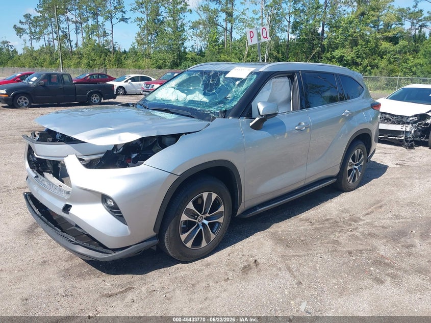 2022 Toyota Highlander VIN 5TDGZRAH9NS544370 IAAI salvage auction — FRONT END, Salvage Title, sold $14,500 on 2026-07-22 (photo 2)