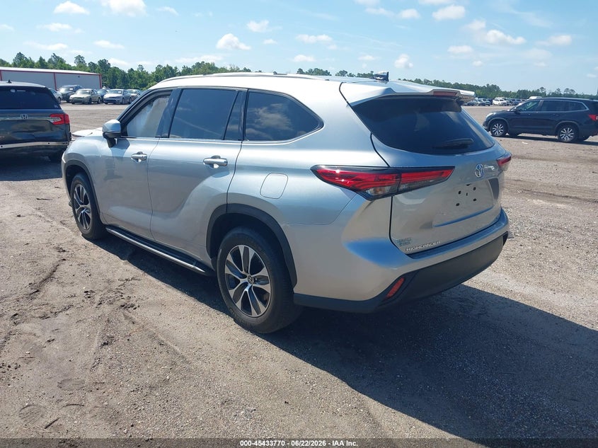 2022 Toyota Highlander VIN 5TDGZRAH9NS544370 IAAI salvage auction — FRONT END, Salvage Title, sold $14,500 on 2026-07-22 (photo 3)
