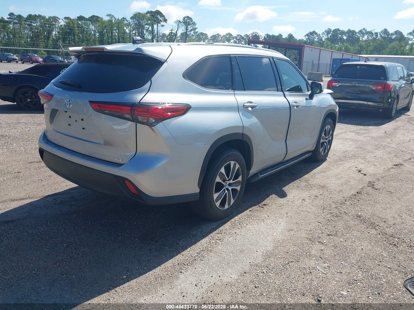 2022 Toyota Highlander VIN 5TDGZRAH9NS544370 IAAI salvage auction — FRONT END, Salvage Title, sold $14,500 on 2026-07-22 (photo 4)