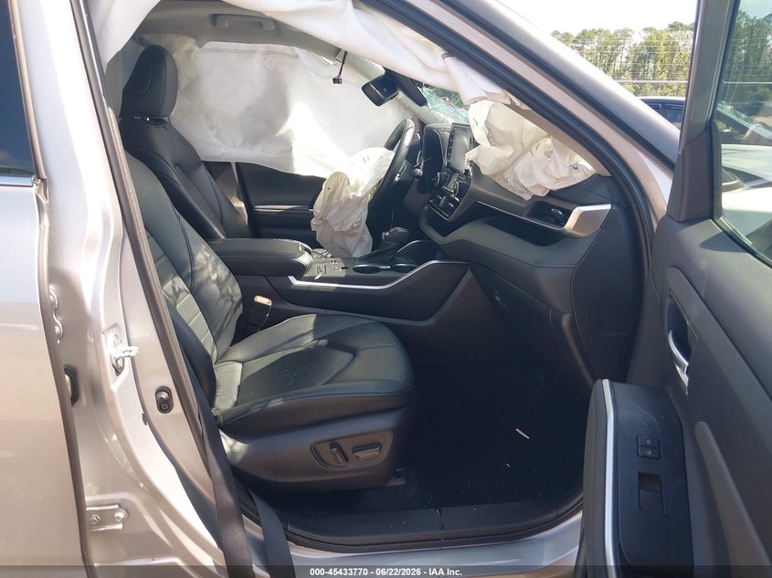 2022 Toyota Highlander VIN 5TDGZRAH9NS544370 IAAI salvage auction — FRONT END, Salvage Title, sold $14,500 on 2026-07-22 (photo 5)