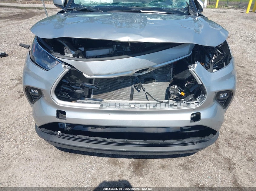 2022 Toyota Highlander VIN 5TDGZRAH9NS544370 IAAI salvage auction — FRONT END, Salvage Title, sold $14,500 on 2026-07-22 (photo 6)