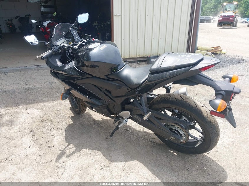 2023 Yamaha Yzf VIN MH3RH18Y7PK011982 IAAI salvage auction — THEFT, Salvage - Greater Than 75% (Maryland), sold $1,475 on 2026-07-14 (photo 3)