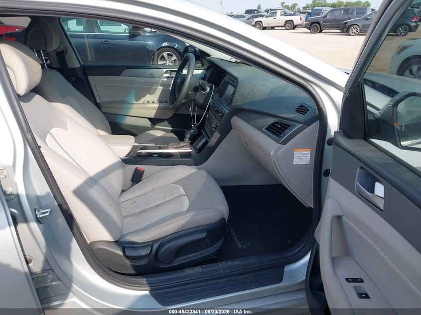 2017 Hyundai Sonata VIN KMHE24L30HA063033 IAAI salvage auction — NORMAL WEAR, Original (Texas), sold $800 on 2026-07-07 (photo 5)