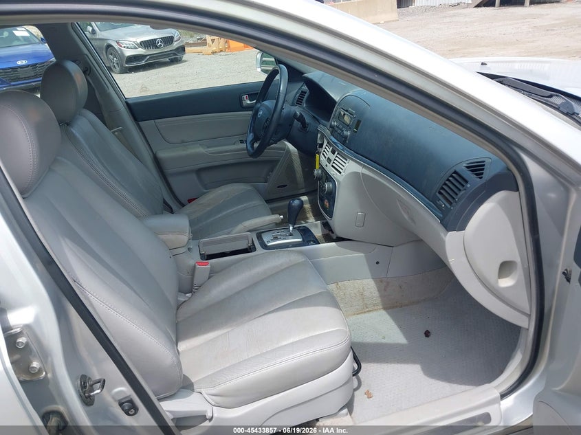 2008 Hyundai Sonata VIN 5NPEU46F78H351872 IAAI salvage auction — REAR END, Salvage - Greater Than 75% (Maryland), sold $125 on 2026-07-28 (photo 5)