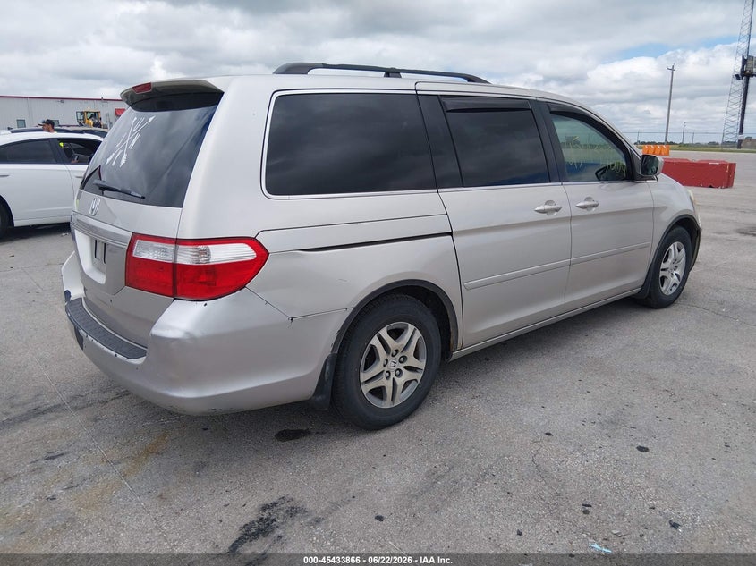 2007 Honda Odyssey VIN 5FNRL38657B444141 IAAI salvage auction — NORMAL WEAR, Clear (Missouri), sold $525 on 2026-07-09 (photo 4)