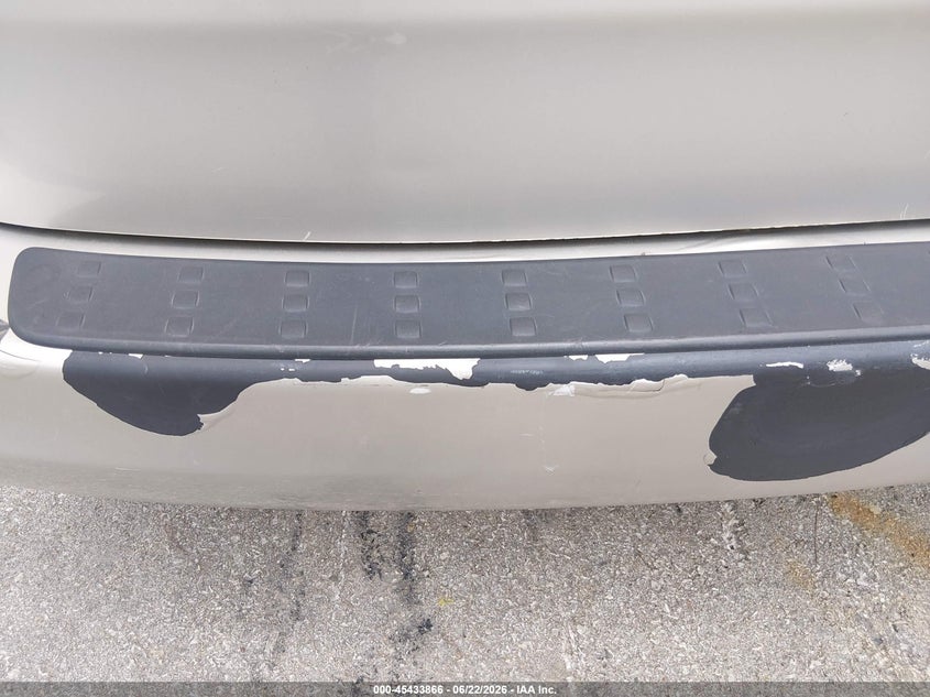 2007 Honda Odyssey VIN 5FNRL38657B444141 IAAI salvage auction — NORMAL WEAR, Clear (Missouri), sold $525 on 2026-07-09 (photo 6)