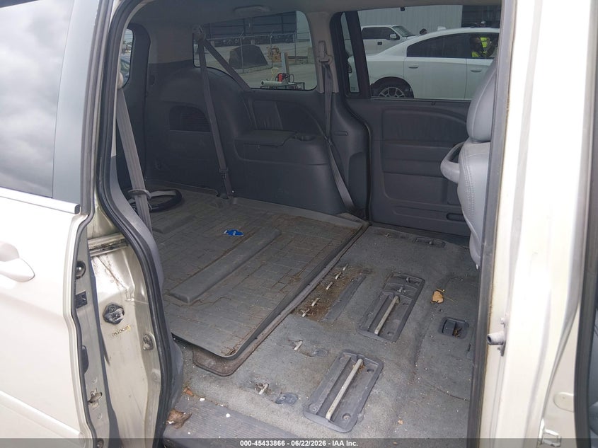 2007 Honda Odyssey VIN 5FNRL38657B444141 IAAI salvage auction — NORMAL WEAR, Clear (Missouri), sold $525 on 2026-07-09 (photo 8)