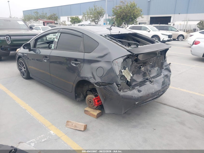 2011 Toyota Prius VIN JTDKN3DU8B5308659 IAAI salvage auction — RIGHT FRONT, Salvage (California), sold $875 on 2026-07-13 (photo 3)