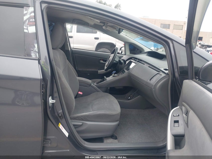 2011 Toyota Prius VIN JTDKN3DU8B5308659 IAAI salvage auction — RIGHT FRONT, Salvage (California), sold $875 on 2026-07-13 (photo 5)