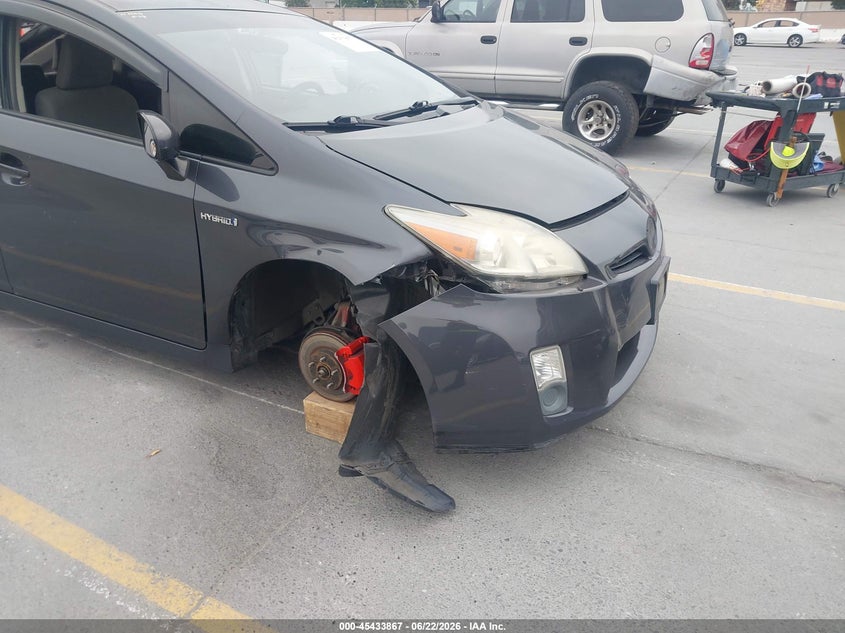 2011 Toyota Prius VIN JTDKN3DU8B5308659 IAAI salvage auction — RIGHT FRONT, Salvage (California), sold $875 on 2026-07-13 (photo 6)