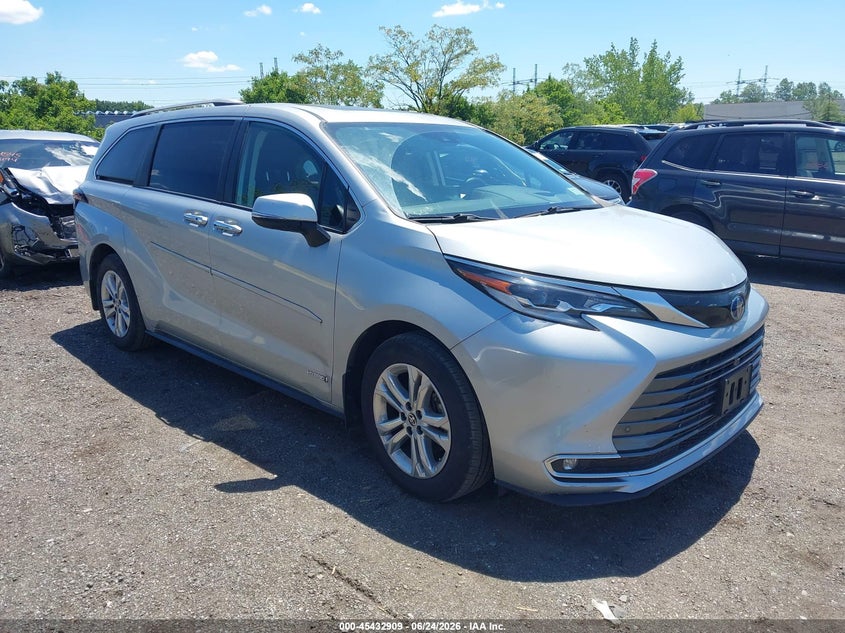 2021 Toyota Sienna VIN 5TDESKFC1MS013016 IAAI salvage auction — REAR END, Salvage Title, sold $14,500 on 2026-07-28 (photo 1)