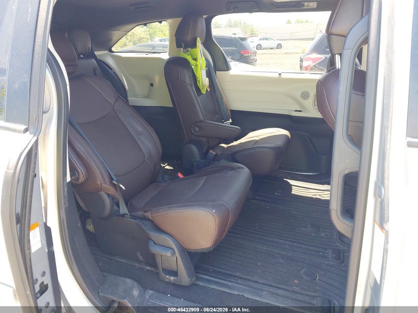 2021 Toyota Sienna VIN 5TDESKFC1MS013016 IAAI salvage auction — REAR END, Salvage Title, sold $14,500 on 2026-07-28 (photo 8)