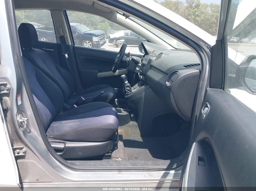 2011 Mazda 2 VIN JM1DE1HZ7B0110087 IAAI salvage auction — NORMAL WEAR, Clear (South Carolina), sold $525 on 2026-07-14 (photo 5)