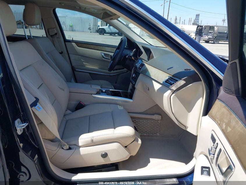 2014 Mercedes-benz E-klasse VIN WDDHF5KB2EA810217 IAAI salvage auction — FRONT END, Salvage Title, sold $4,250 on 2026-07-29 (photo 5)