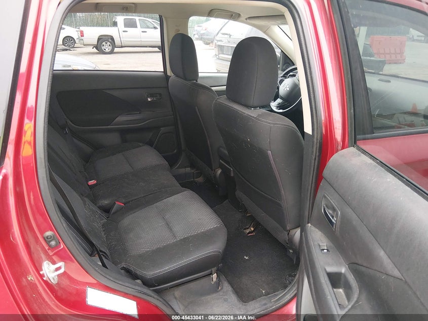 2018 Mitsubishi Outlander VIN JA4AZ3A33JZ007147 IAAI salvage auction — LEFT FRONT, Salvage (Kansas), sold $2,625 on 2026-07-31 (photo 8)