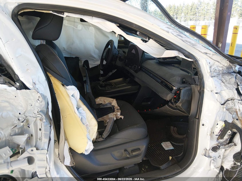 2026 Toyota Bz4x VIN JTMBCAEB1TJ014570 IAAI salvage auction — ROLLOVER, Bill Of Sale (Washington), sold $1,300 on 2026-07-22 (photo 5)
