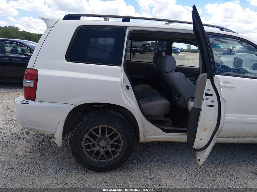 2007 Toyota Highlander VIN JTEGP21A970141054 IAAI salvage auction — NORMAL WEAR, Original (Ohio), sold $1,150 on 2026-07-29 (photo 8)