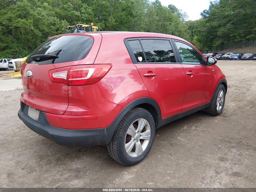 2013 Kia Sportage VIN KNDPBCA23D7423307 IAAI salvage auction — UNKNOWN, Salvage (Vermont), sold $1,250 on 2026-08-01 (photo 4)