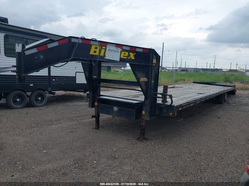 2023 Big tex trailer co inc Unknown VIN 16V3F4822P6275518 IAAI salvage auction — REAR END, Salvage (Texas), sold $2,500 on 2026-08-31 (photo 2)