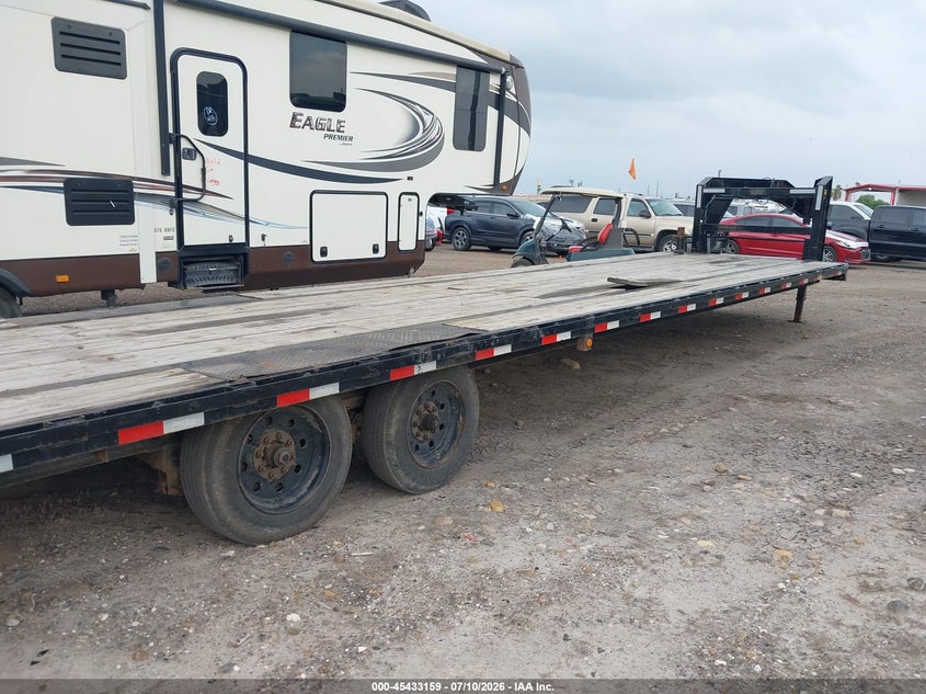 2023 Big tex trailer co inc Unknown VIN 16V3F4822P6275518 IAAI salvage auction — REAR END, Salvage (Texas), sold $2,500 on 2026-08-31 (photo 4)