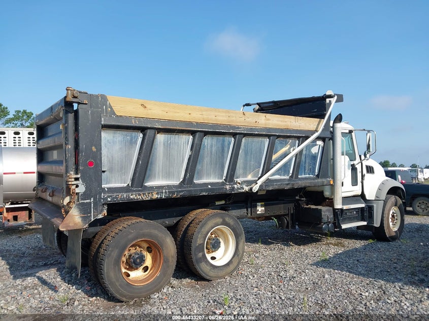 2020 Mack Granite VIN 1M2GR2GC6LM019127 IAAI salvage auction — SIDE, Salvage (Georgia), sold $49,550 on 2026-08-19 (photo 4)