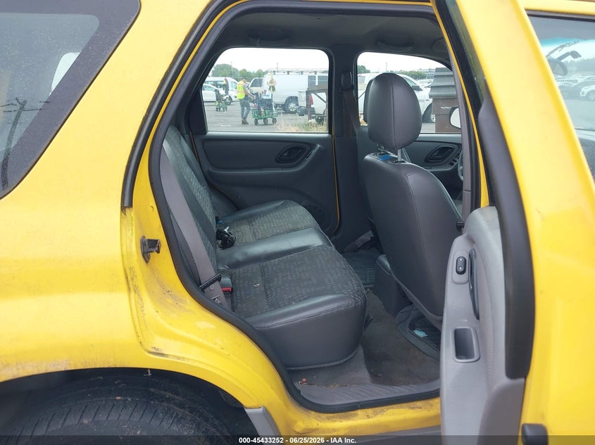 2002 Ford Escape VIN 1FMYU02102KA61431 IAAI salvage auction — NORMAL WEAR, Clear-Dealer Only (Oregon), sold $100 on 2026-07-09 (photo 8)