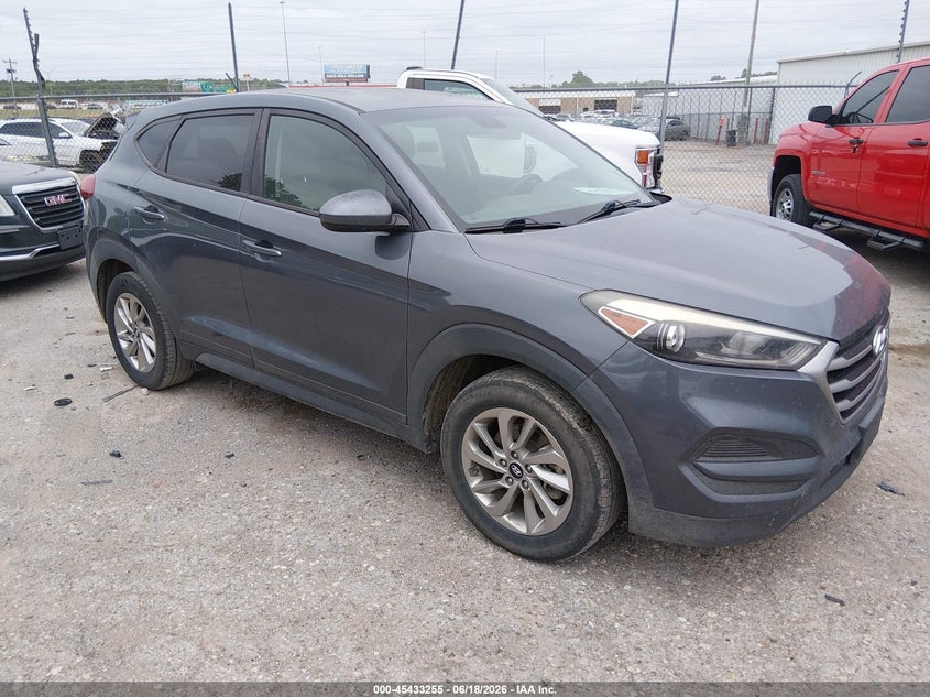 2018 Hyundai Tucson VIN KM8J23A42JU673752 IAAI salvage auction — NORMAL WEAR, Sf97 (Oklahoma), sold $5,200 on 2026-08-03 (photo 1)